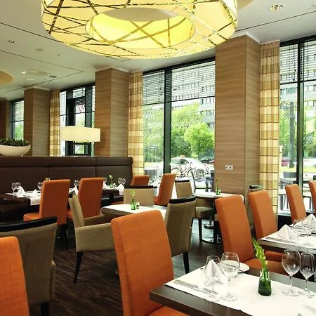 H4 Hotel Berlin Alexanderplatz-3